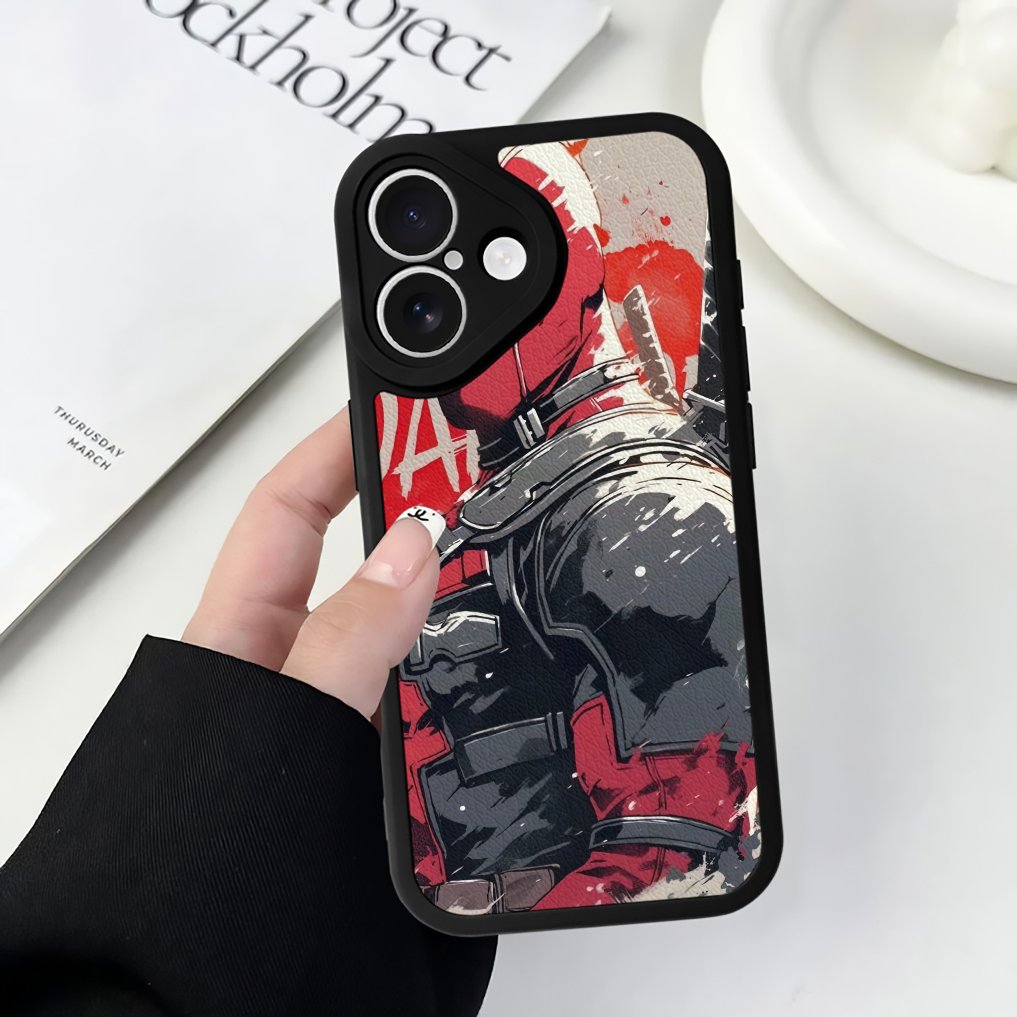 （画像用） Deadpool デッドプール 【iPhone 16シリーズ対応】シリコンスマホケース（レザー調） 材質：シリコン